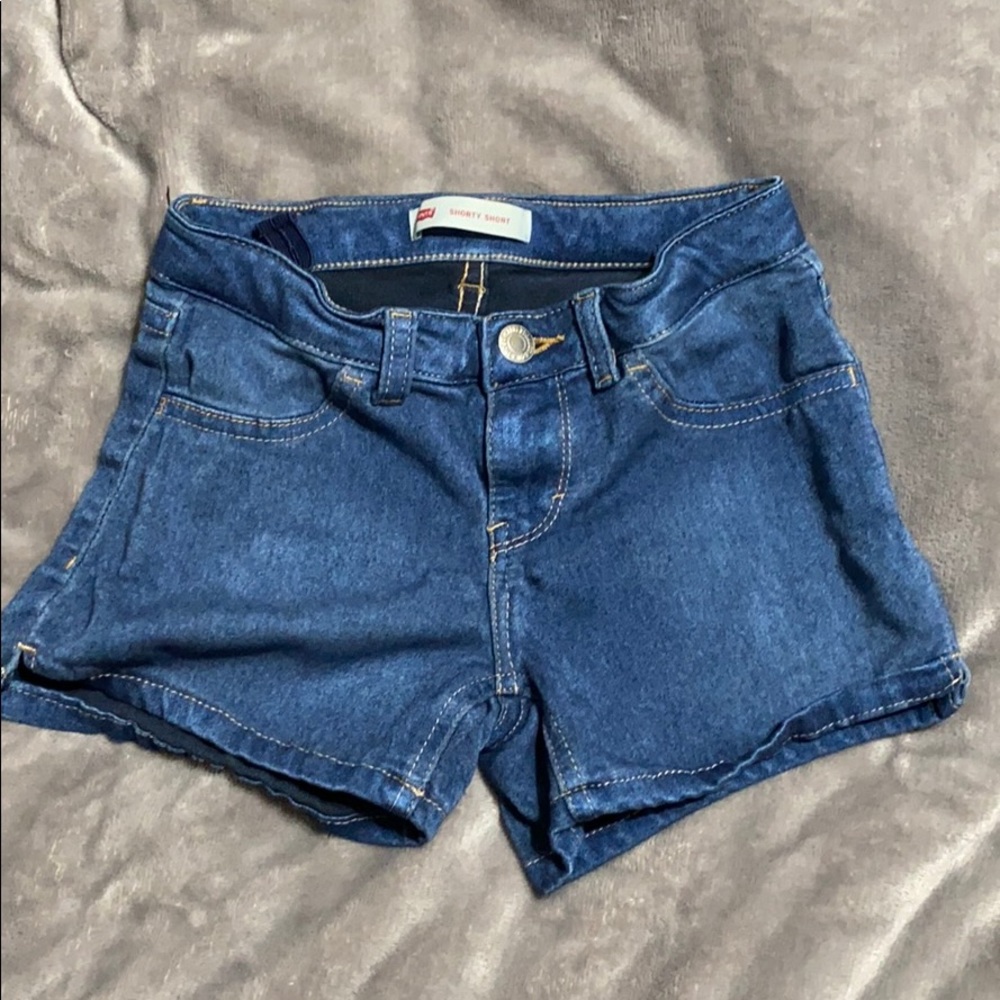 Girls Levi’s “shorty short” size 8